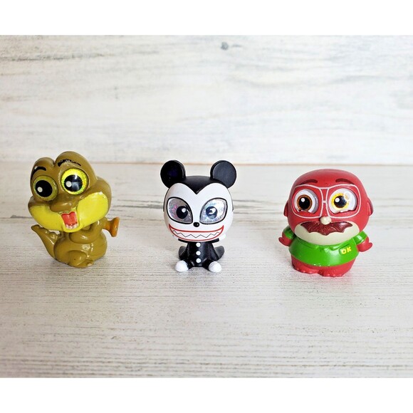 Disney Doorables Mixed Lot of 3 Louis the Alligator, Don Carlton, Vampire Teddy - Picture 1 of 12